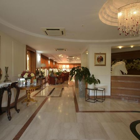 Hotel Paradiso Кастеламаре ди Стабия Екстериор снимка